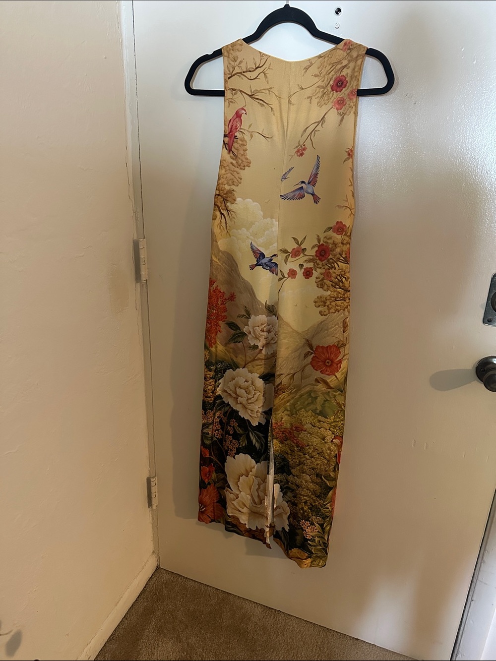 NWT FARM Floral Maxi Dress Long Beige Multicolor Size G V-Neck Sleeveless Tie - Picture 2 of 8